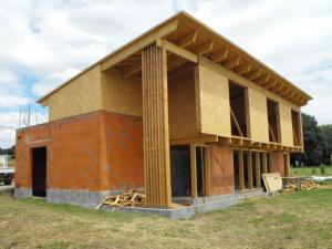 Construction bioclimatique bois et brique